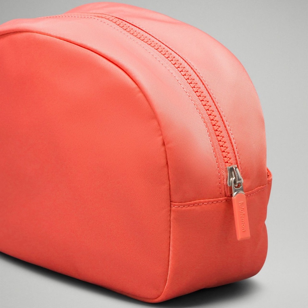 Lululemon Go Getter Pouch 2L, Raspberry Cream - NWT - Picture 3 of 5